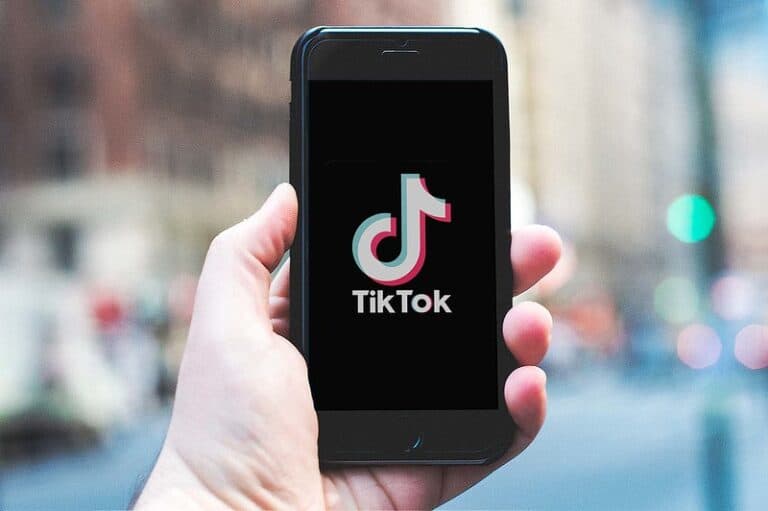 Trump stelt verkoop TikTok uit met 75 dagen