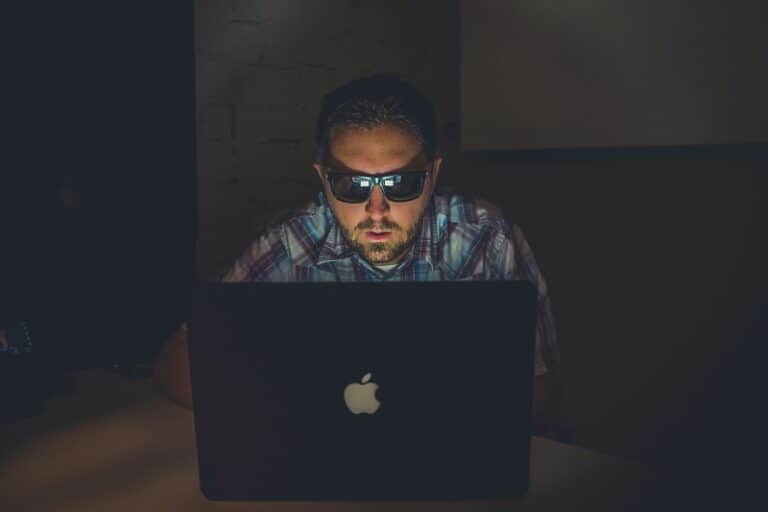 Remedie tegen deepfakes en AI-gebaseerde aanvallen