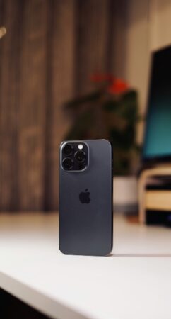 Apple onthult glasachtig nieuw design en krachtige softwarevernieuwingen tijdens WWDC 2025