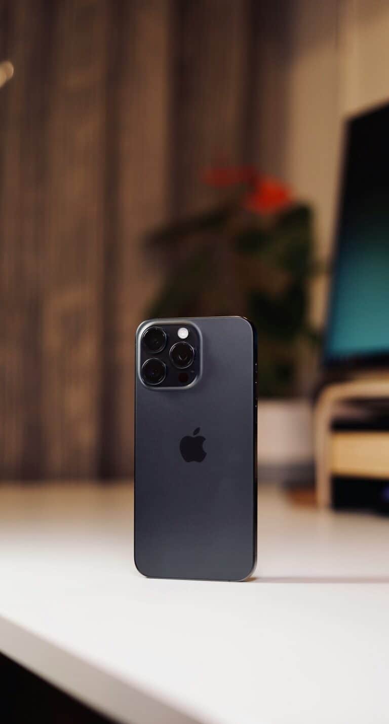 Apple onthult glasachtig nieuw design en krachtige softwarevernieuwingen tijdens WWDC 2025