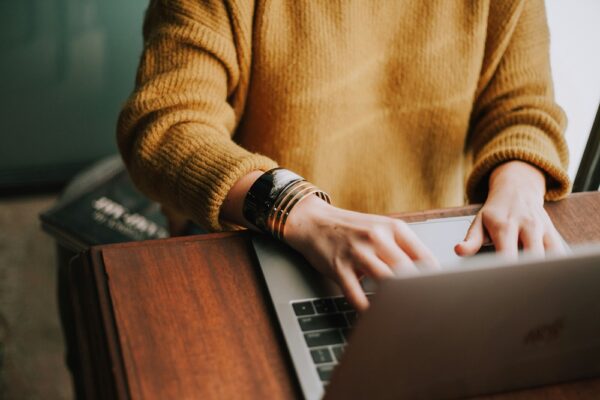 Ontwikkelaars overwegen massaal ontslag vanwege beschamende verouderde technologie