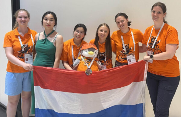 Alina (16) wint medaille op Europese informatica-olympiade