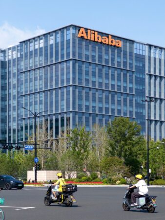 China’s e-commercereuzen strijden om de kroon van razendsnelle bezorging