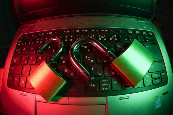 Nieuw onderzoek: passkeys kwetsbaar door kwaadaardige browserextensies