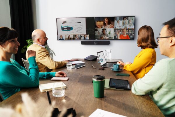 Van huddle tot boardroom: hoe ClickShare vergaderen herdefinieert