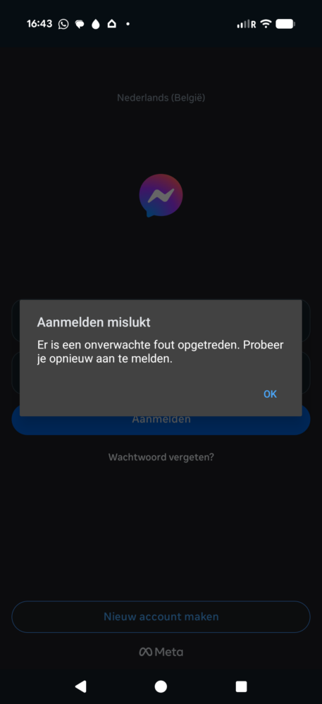 Op het scherm van een smartphone verschijnt een foutmelding van Messenger in het Nederlands, waarin melding wordt gemaakt van een onvoorziene storing en de gebruiker wordt geadviseerd om opnieuw in te loggen.