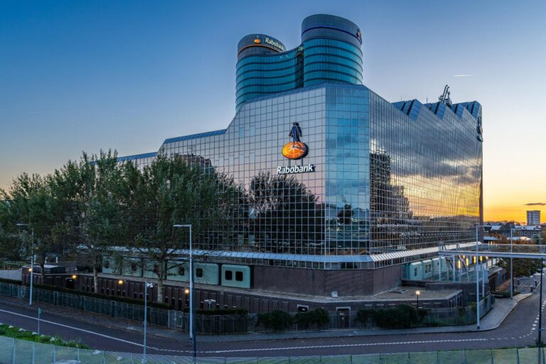 Rabobank schaalt AI-inzet op met Agentic Hub voor softwareontwikkeling